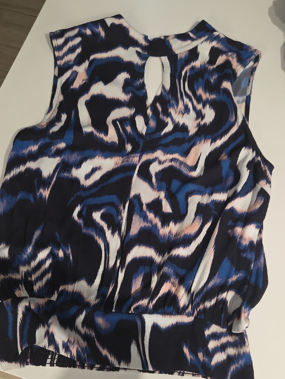 Liverpool Sleeveless Abstract Wave Print Blouse in Navy & Blush